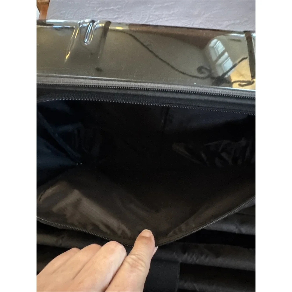 Tumi size carry